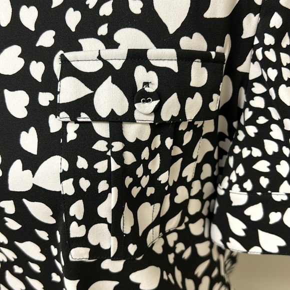 Karl Langerfeld cap sleeve back and white print top - Picture 2 of 8